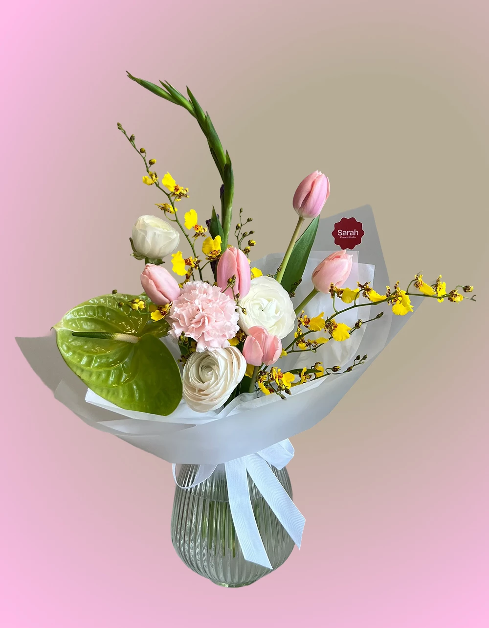 «Алматинцы очень любят цветы и весной предпочитают яркие и нежные букеты из тюльпанов»: история флористки из Алматы