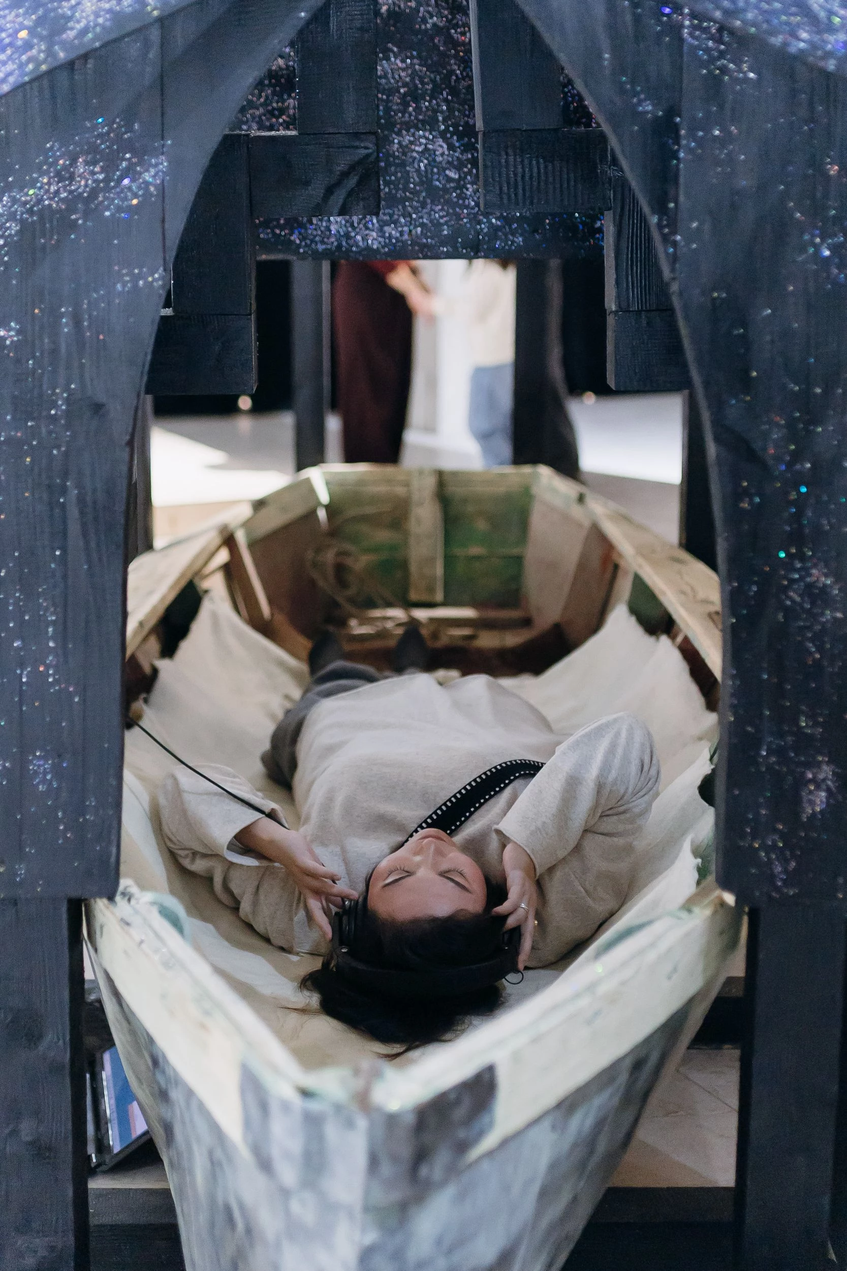 Иммерсив, колыбель и коллективная память: как прошла первая выставка Асель Есжановой в Астане